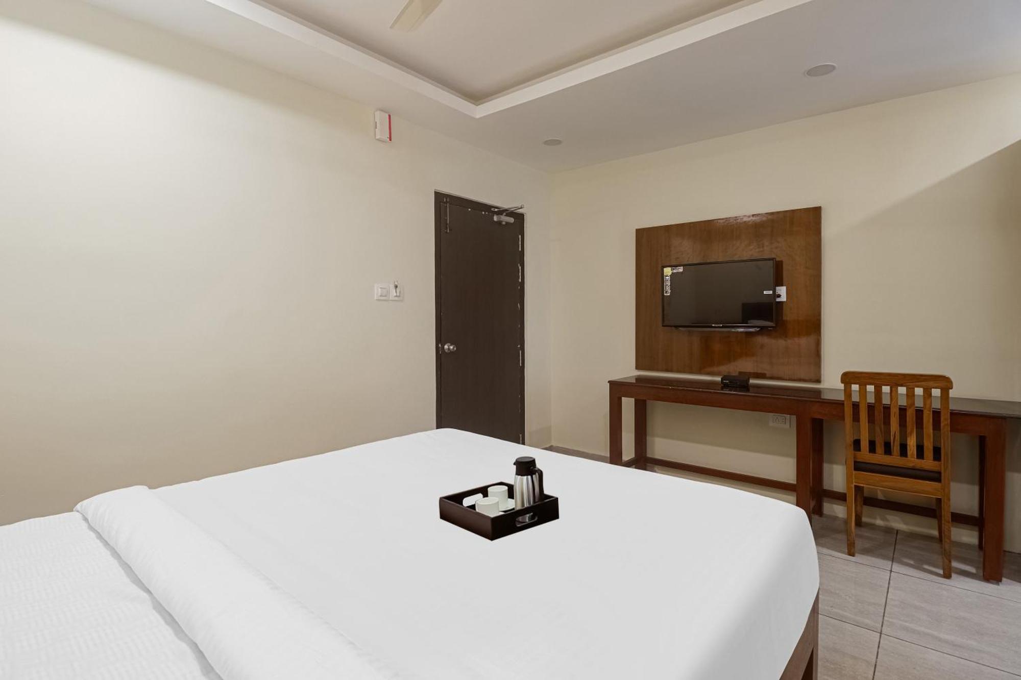 Townhouse Dj Grand Hotel Tirupati Kültér fotó