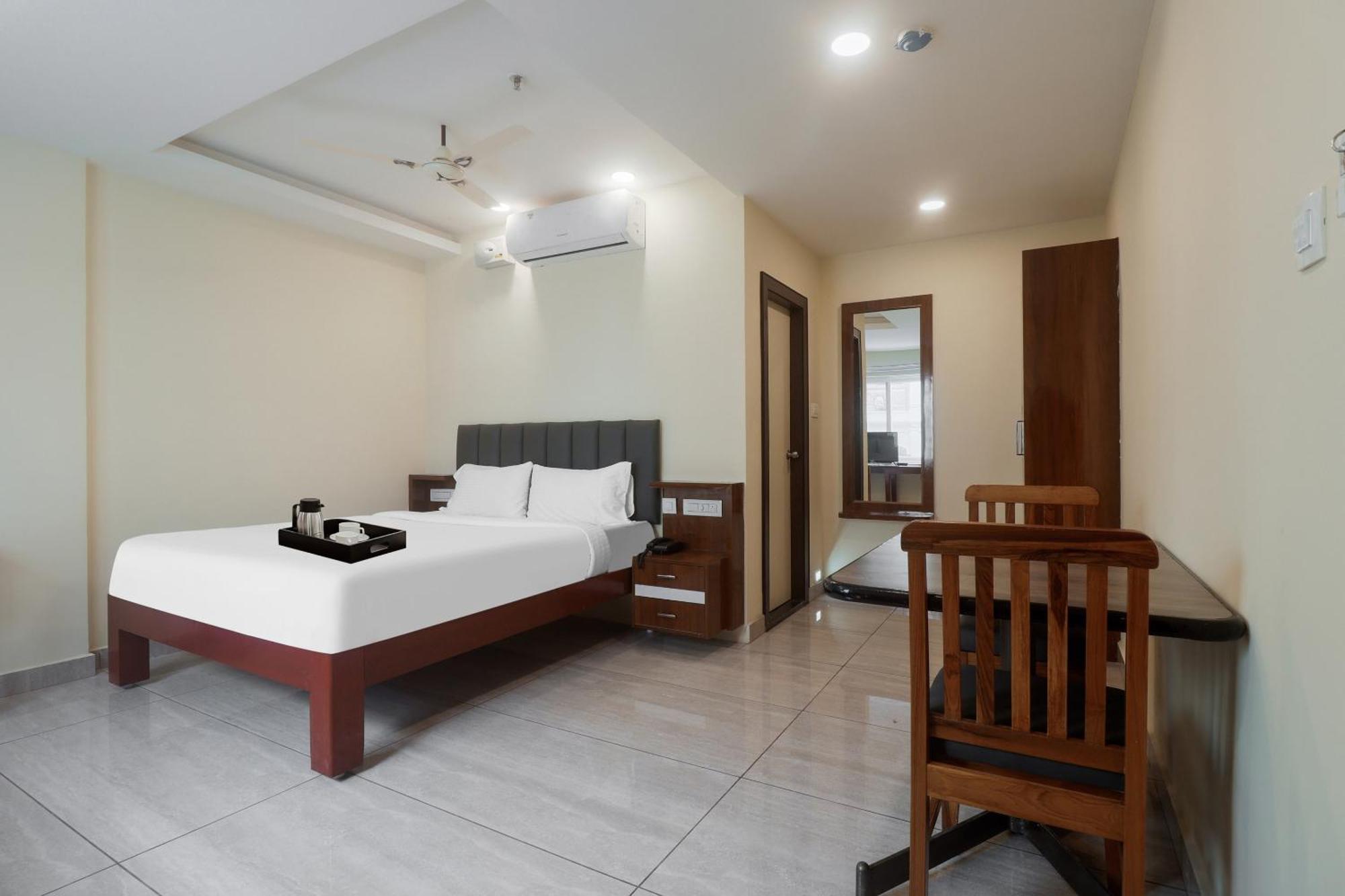 Townhouse Dj Grand Hotel Tirupati Kültér fotó