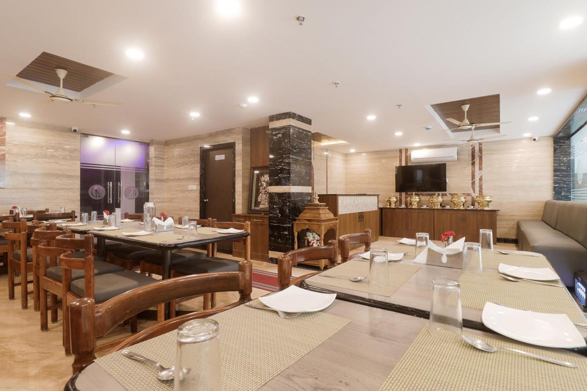 Townhouse Dj Grand Hotel Tirupati Kültér fotó